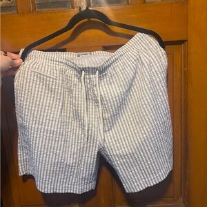 TRUNKS SURF & SWIM CO.
Sano Stripe 6.5 Swim Trunks In Gray